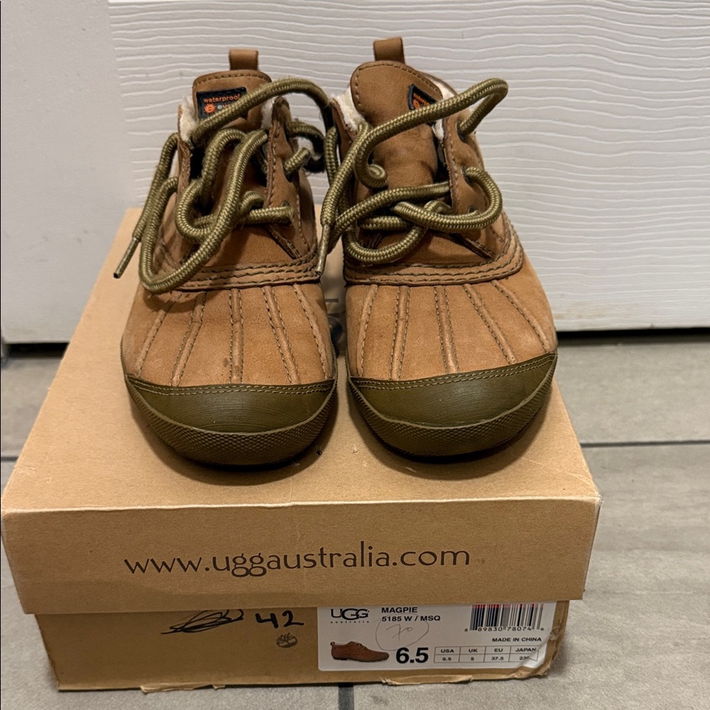 UGG Women’s Tan and Olive Magpie Boots